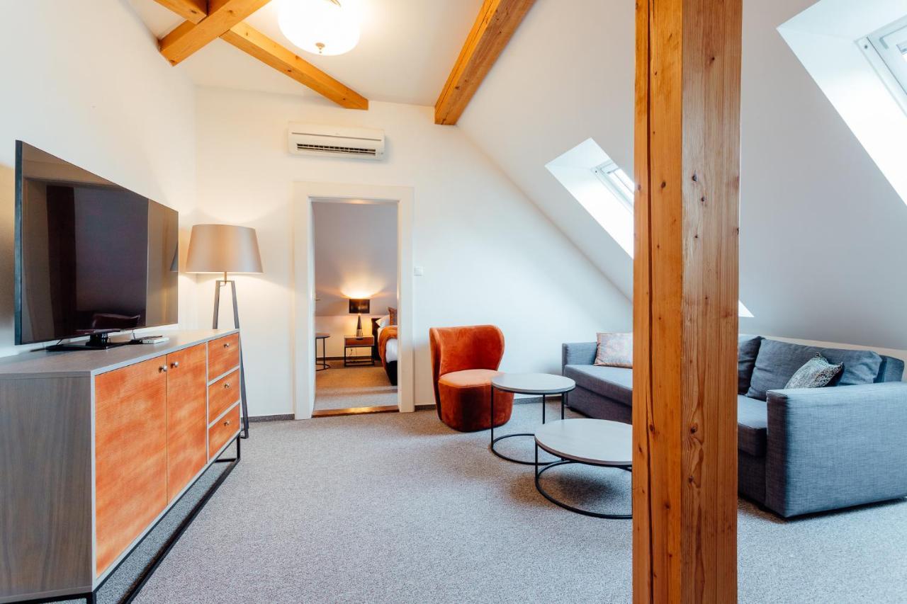 Hotel Glaus Banská Štiavnica Zewnętrze zdjęcie
