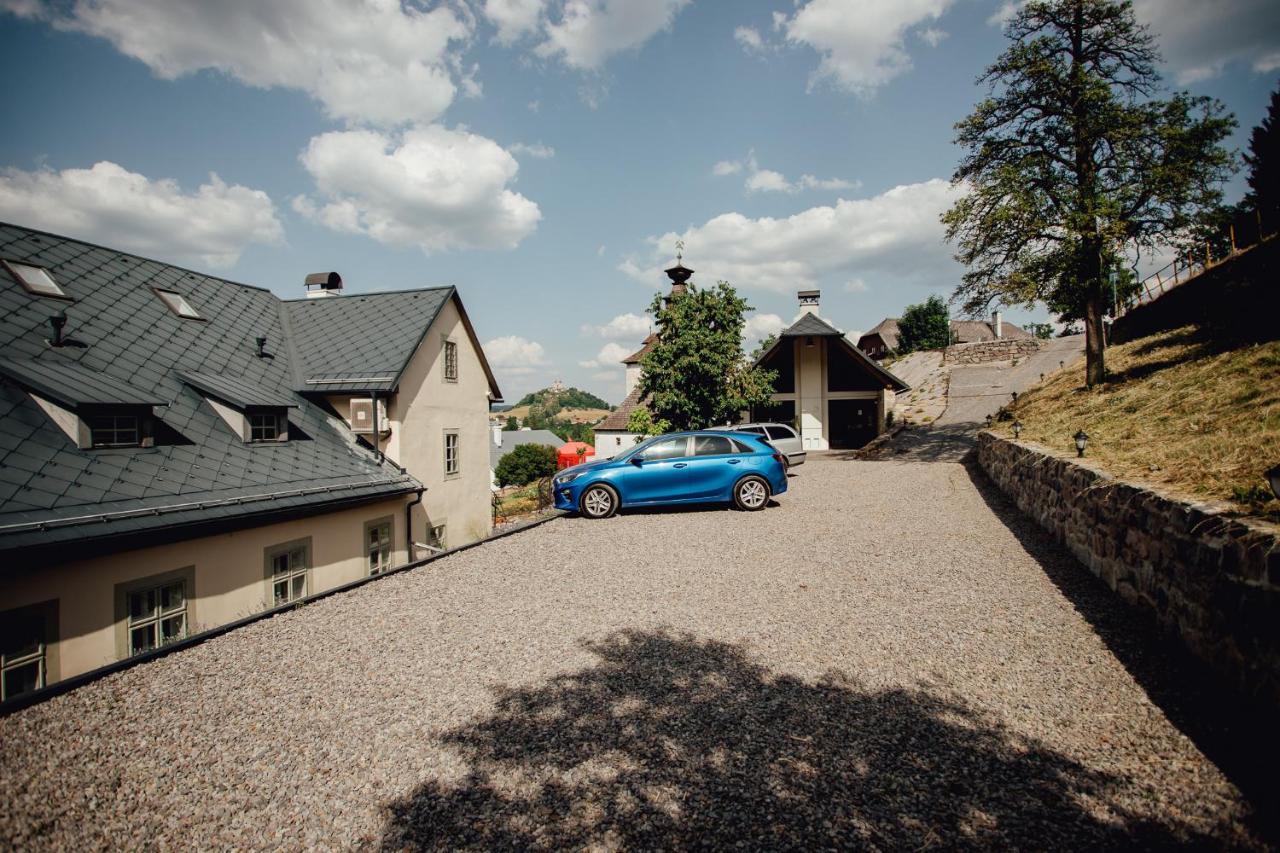 Hotel Glaus Banská Štiavnica Zewnętrze zdjęcie