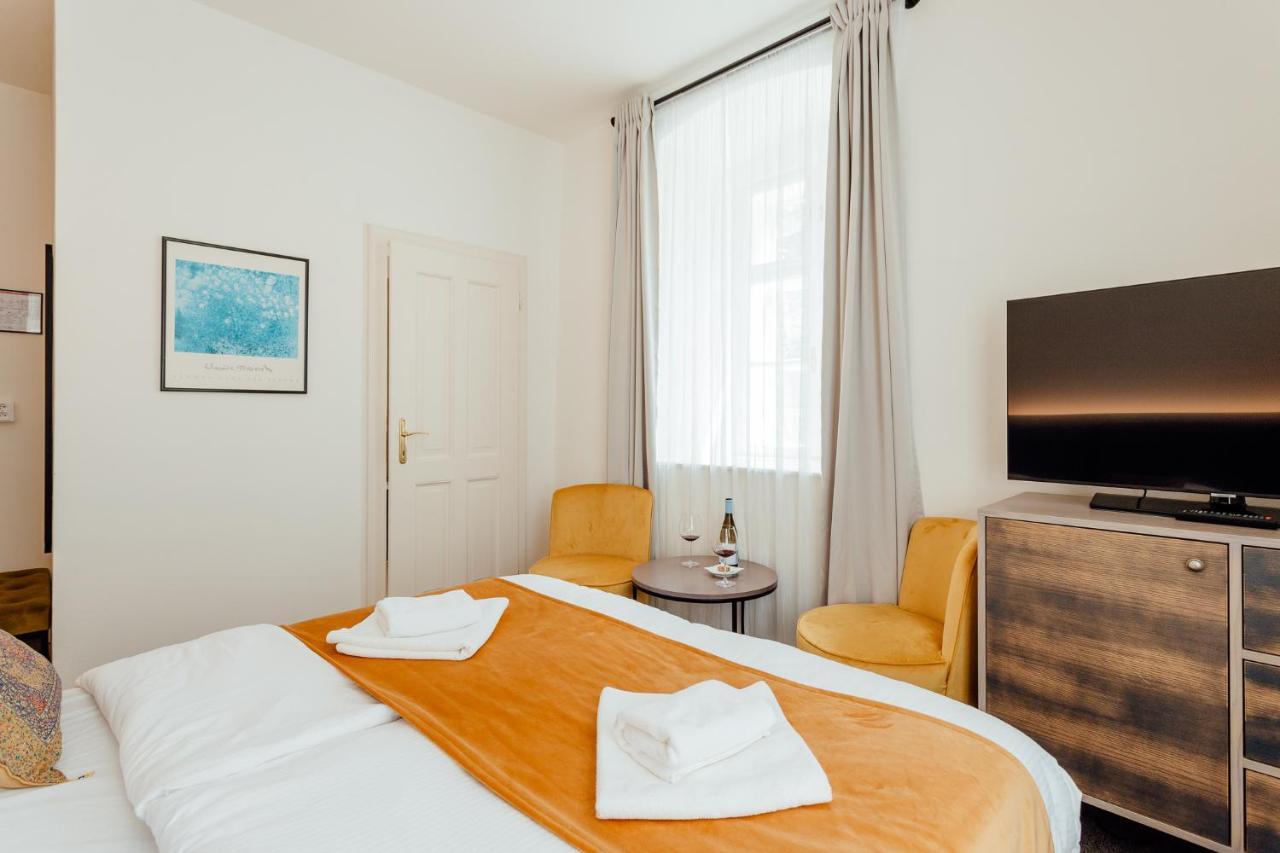 Hotel Glaus Banská Štiavnica Zewnętrze zdjęcie